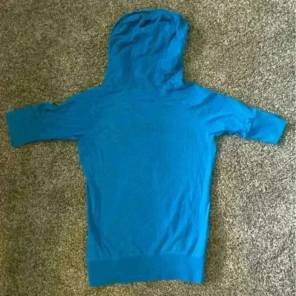 Nike Top - Picture 2 of 2